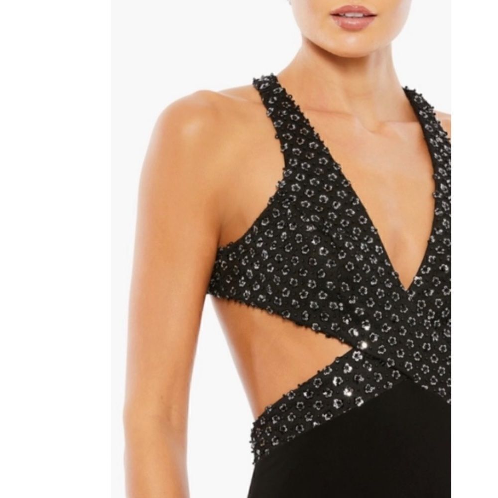 NWT Mac Duggal Black Floral Sequin Criss
Cross Bodice Side Slit Gown Size 6 - Picture 3 of 15